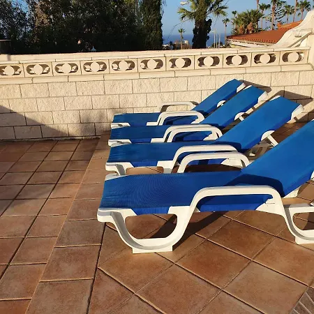 Azul Villa Callao Salvaje